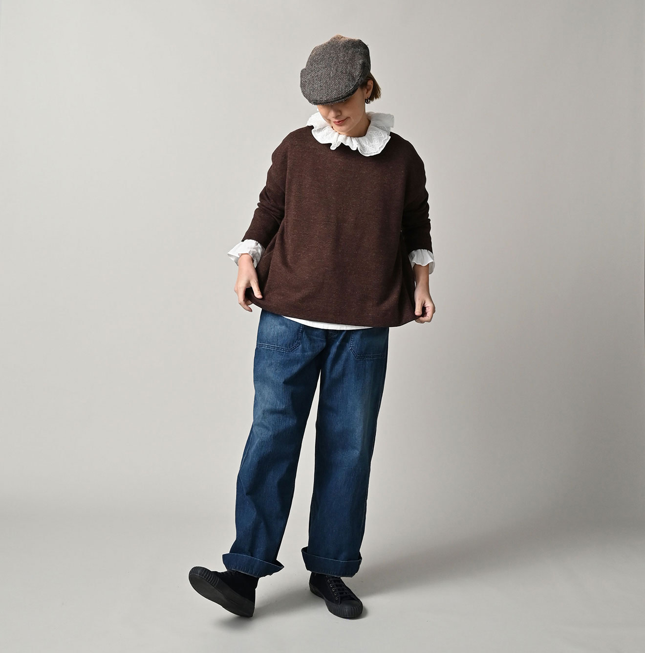 Smooth Yock Neck M Shirt Female Model