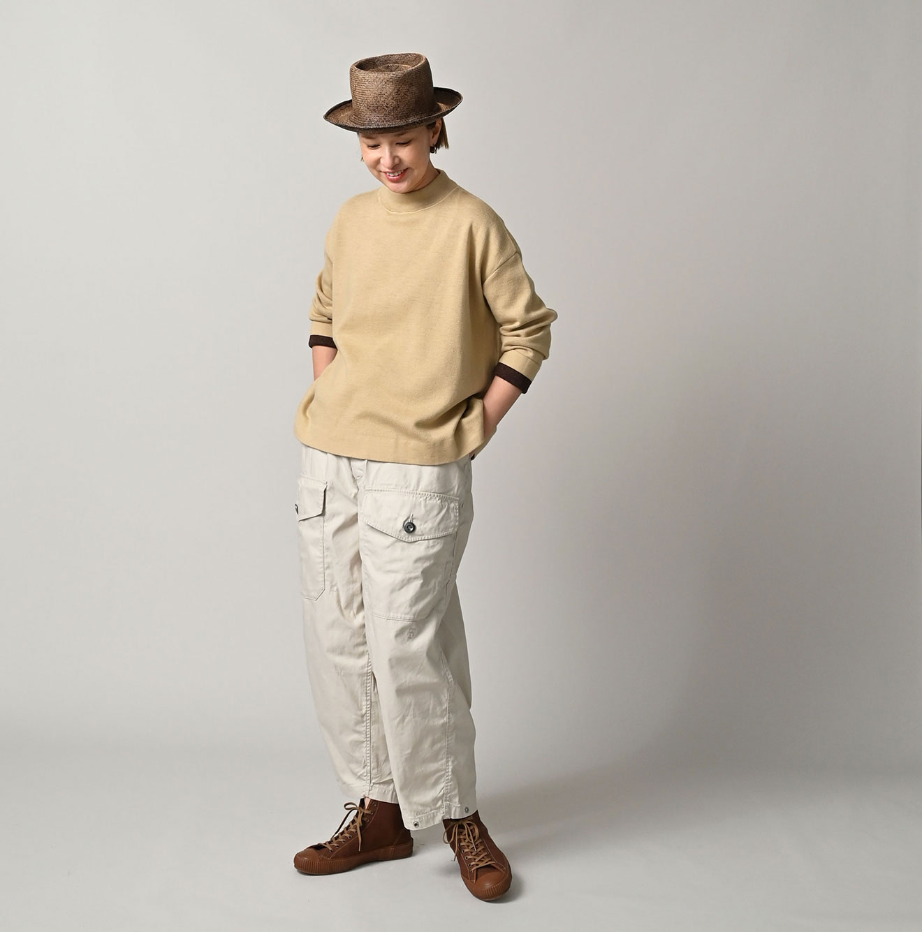 Smooth Yock Neck M Shirt Female Model