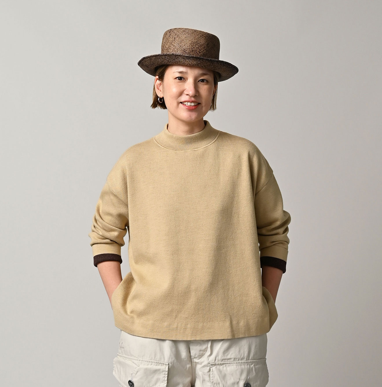 Smooth Yock Neck M Shirt Female Model