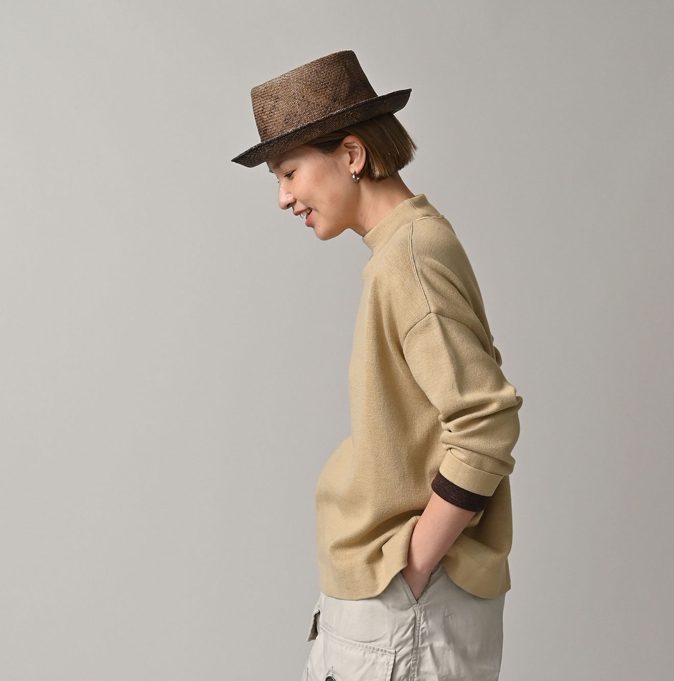 Smooth Yock Neck M Shirt Female Model