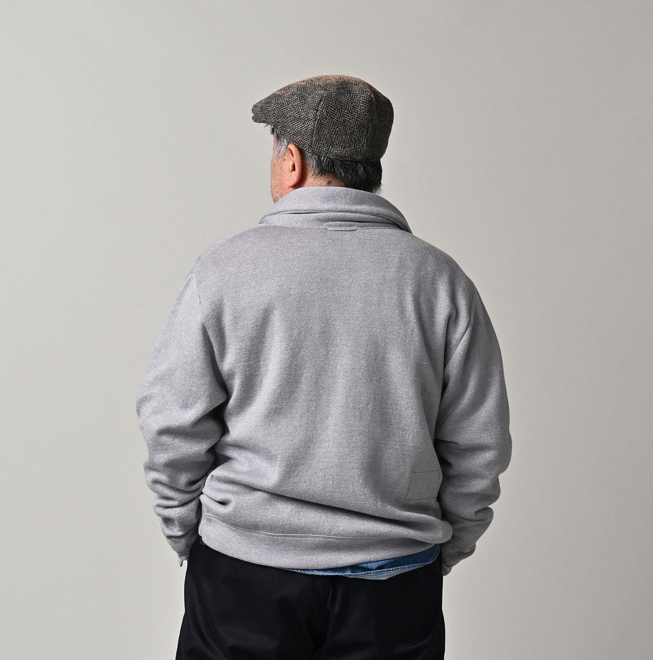 Smooth 908 Shawl Cardigan Male Model