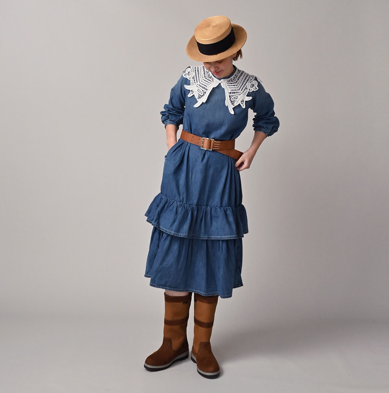 Vintage Leather Belt Wide Female Model