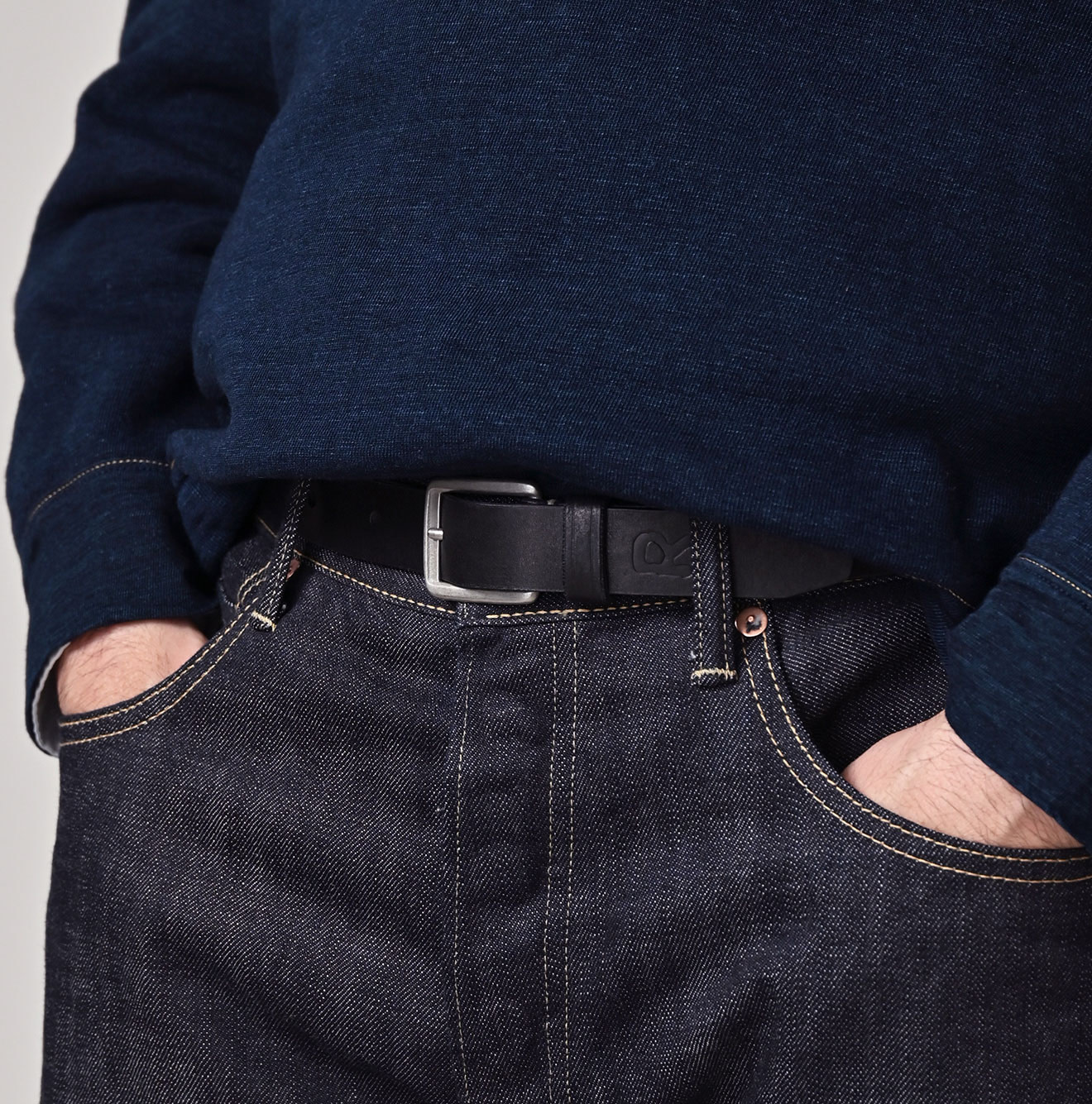 Vintage Leather Belt Narrow Male Model