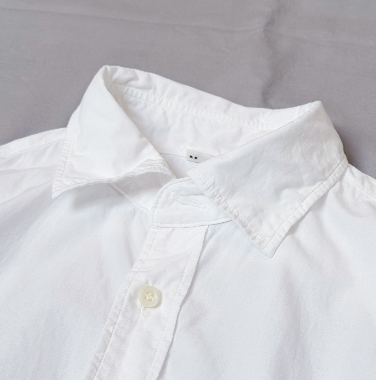 Compact Damp 908 Loafer Shirt White Detail