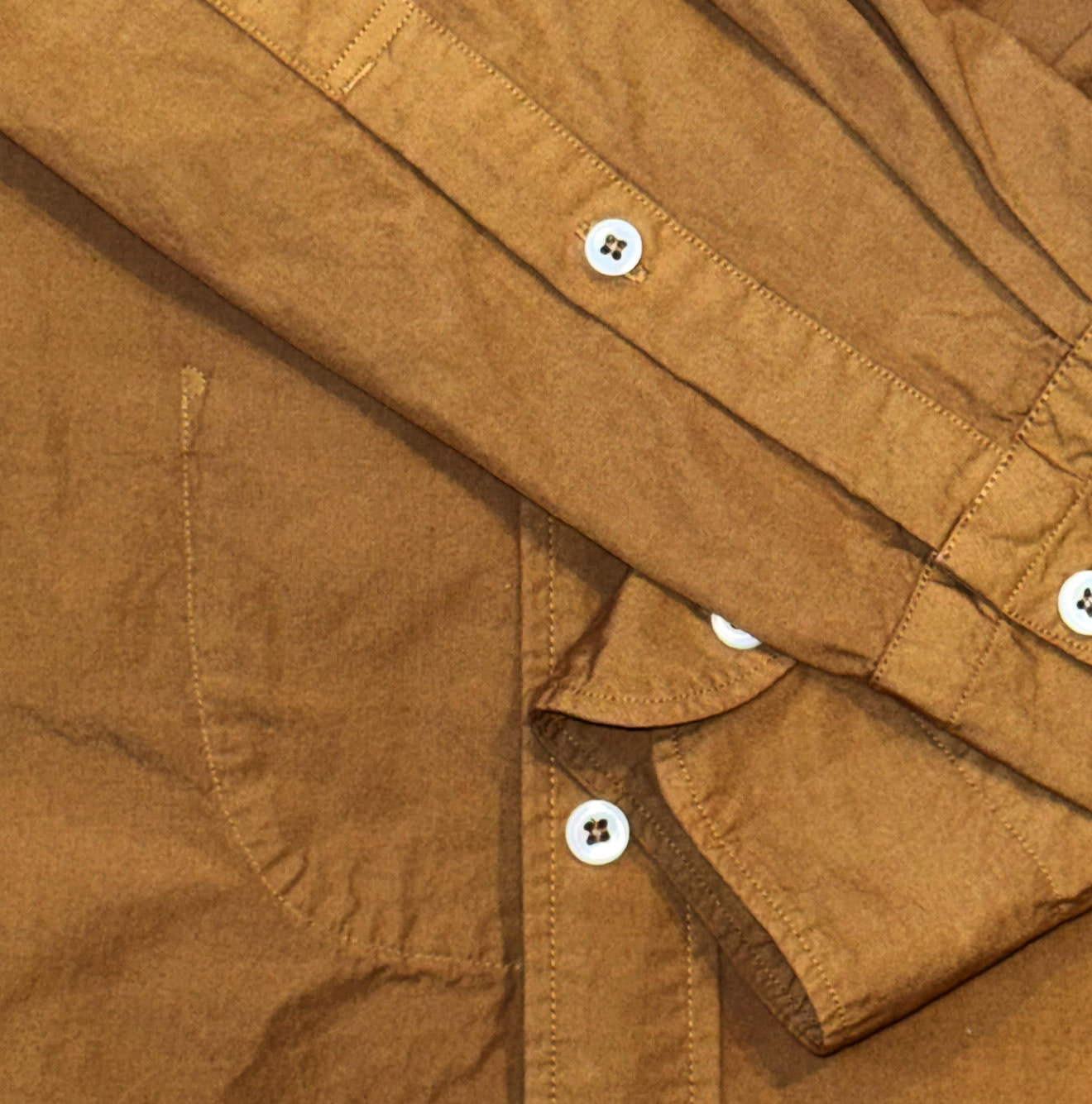 Compact Damp 908 Loafer Shirt Detail