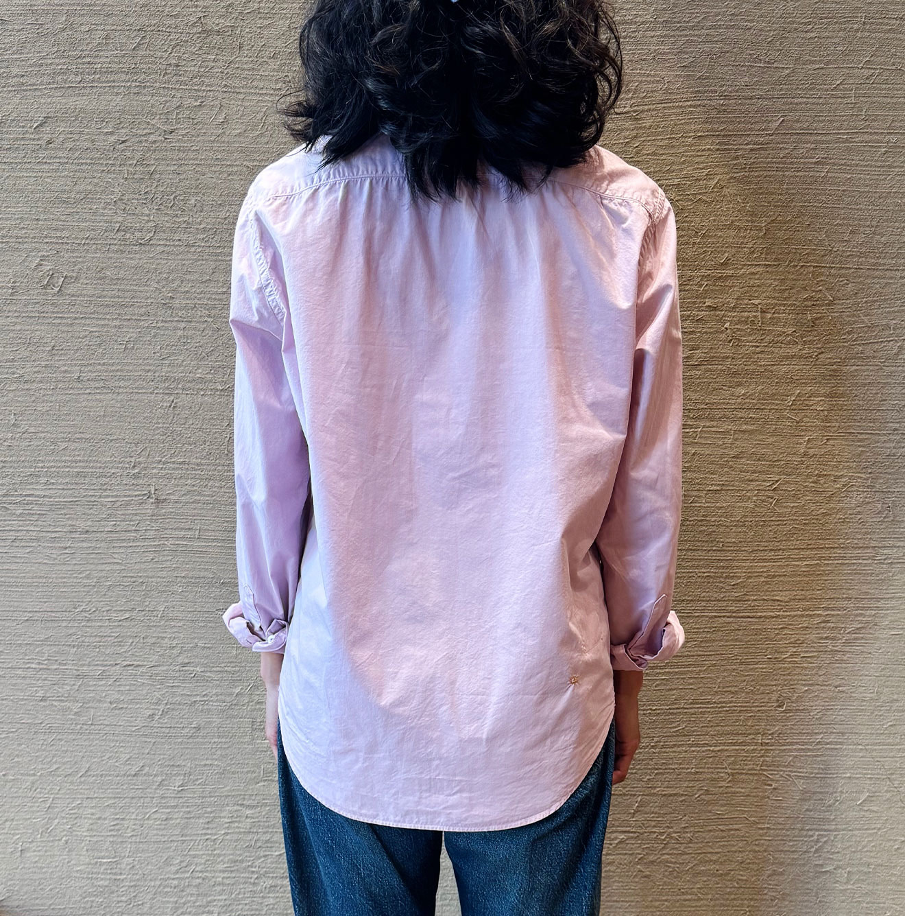 Compact Damp 908 Loafer Shirt Female Model