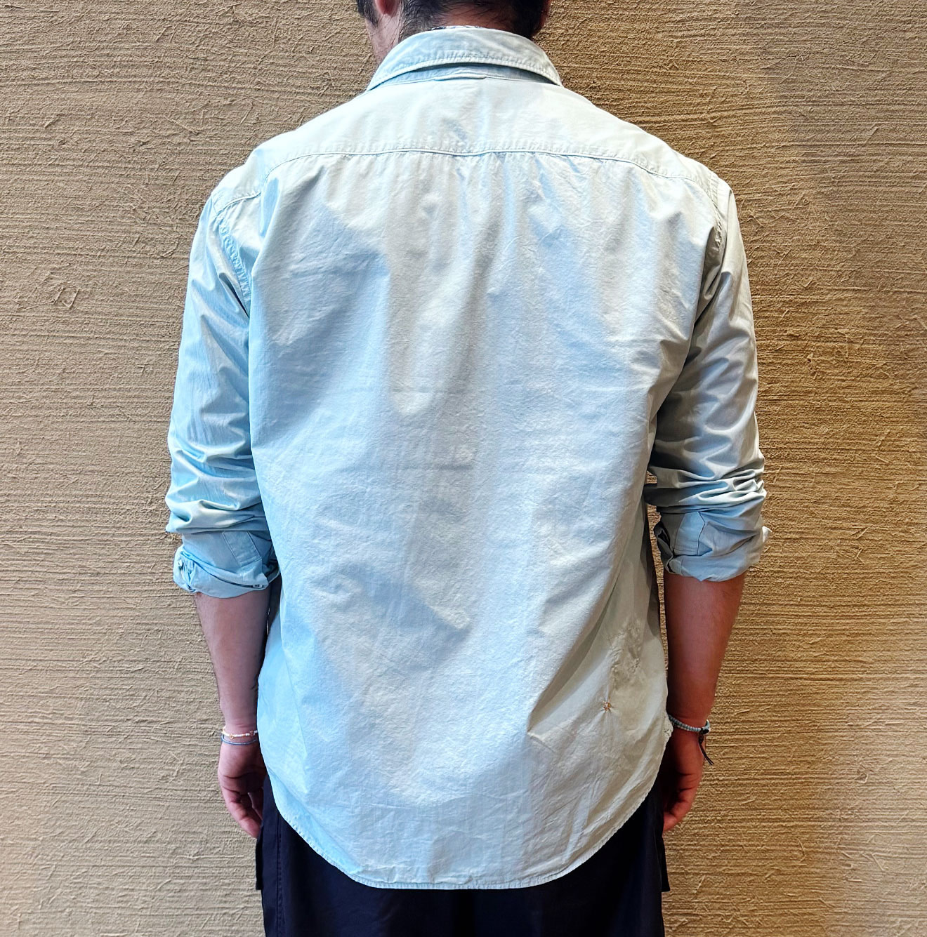 Compact Damp 908 Loafer Shirt Male Model