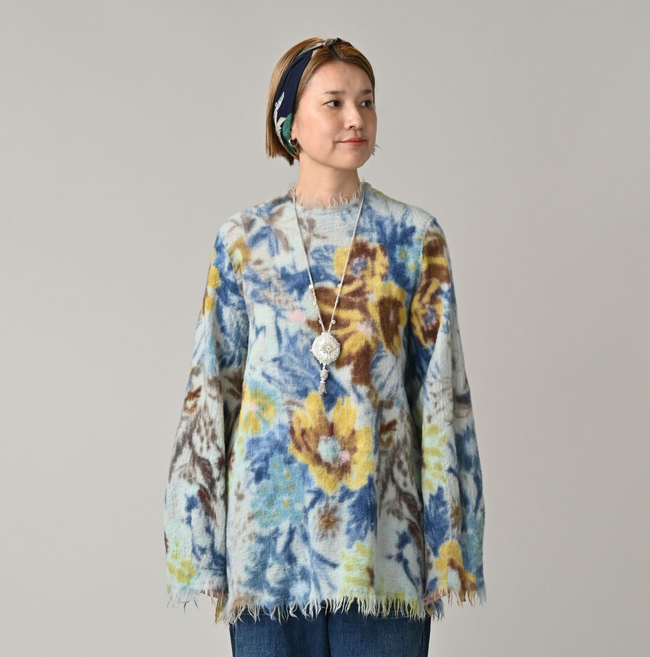 Boiled Wool Jardin Print Poyon Blouse Female Model