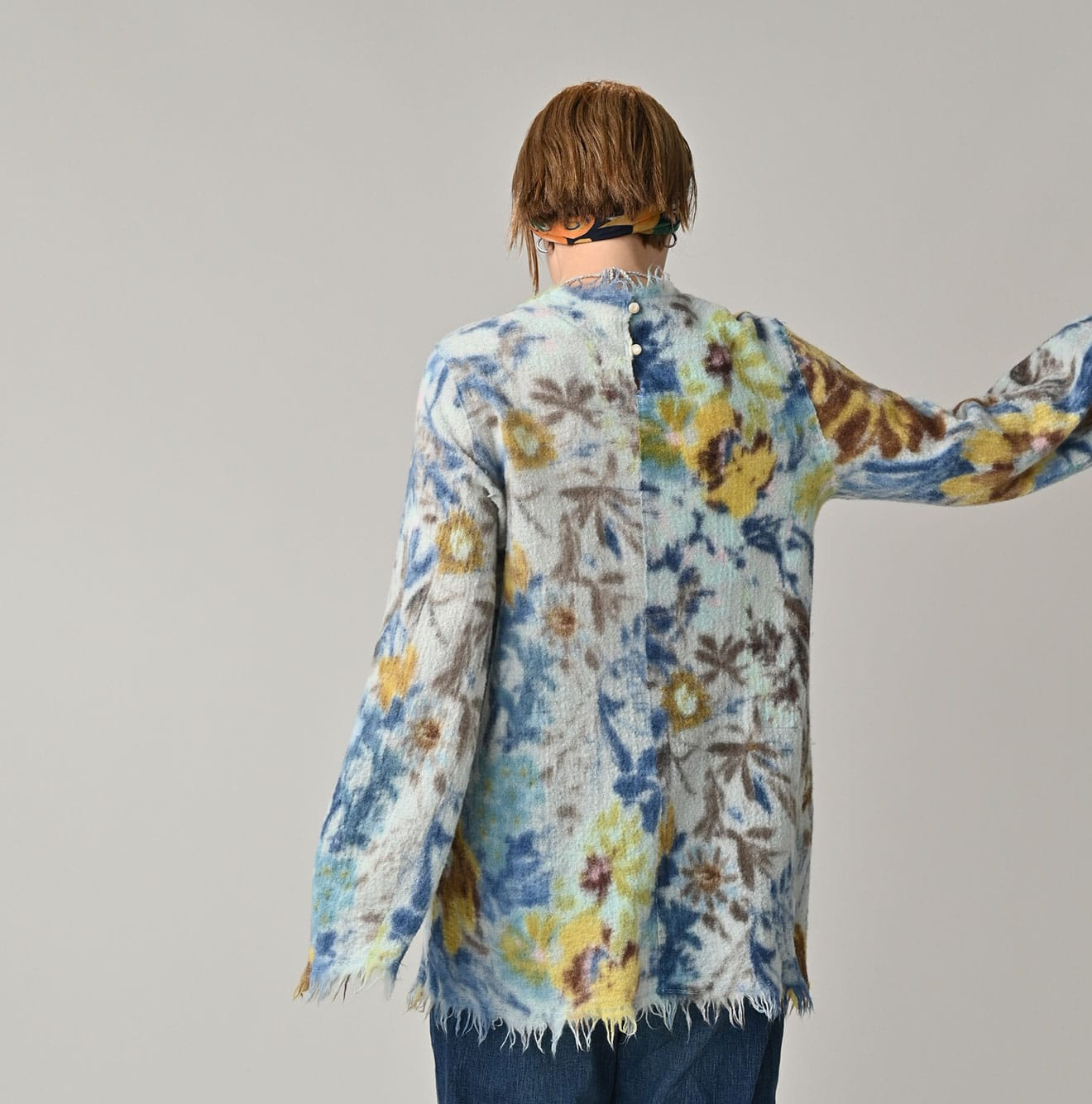 Boiled Wool Jardin Print Poyon Blouse Female Model