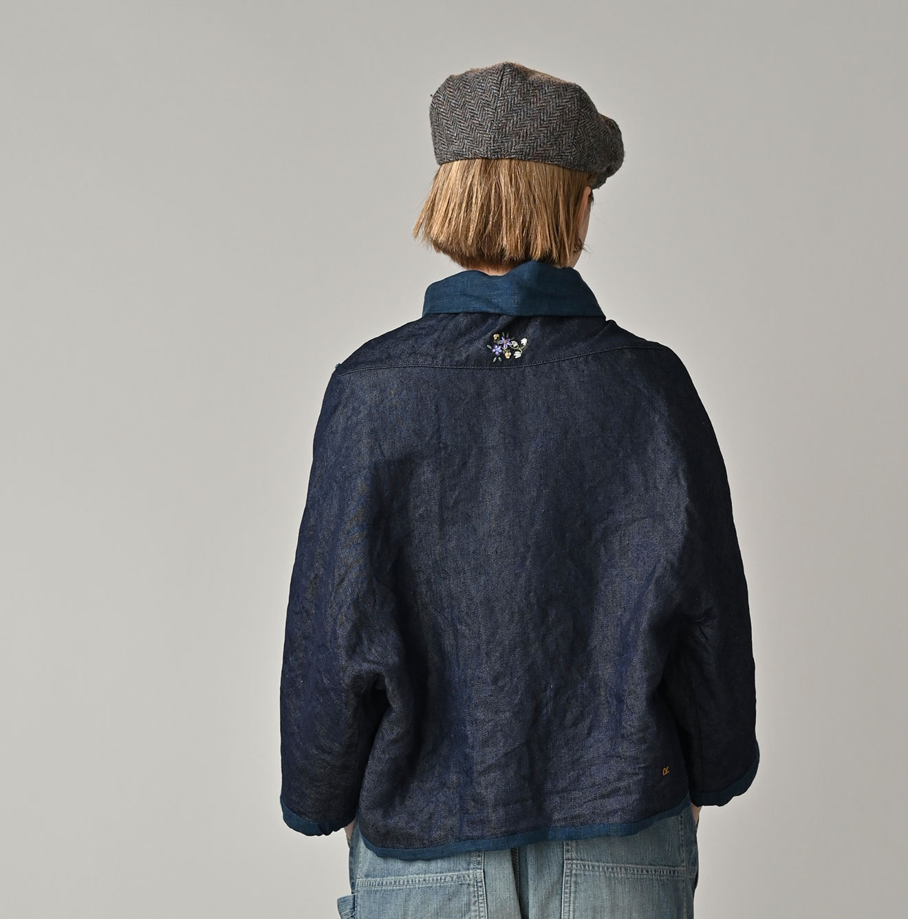 Ai Indigo Linen Layered Embroidery Bolero Female Model