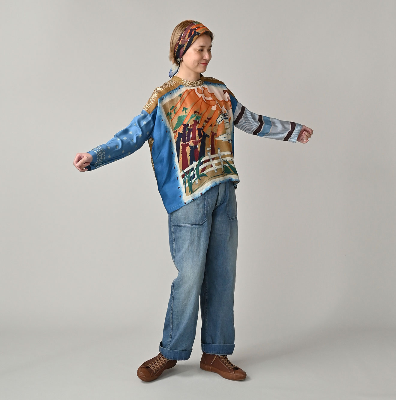 Picture Book Bandana Blouse Blue Female Model