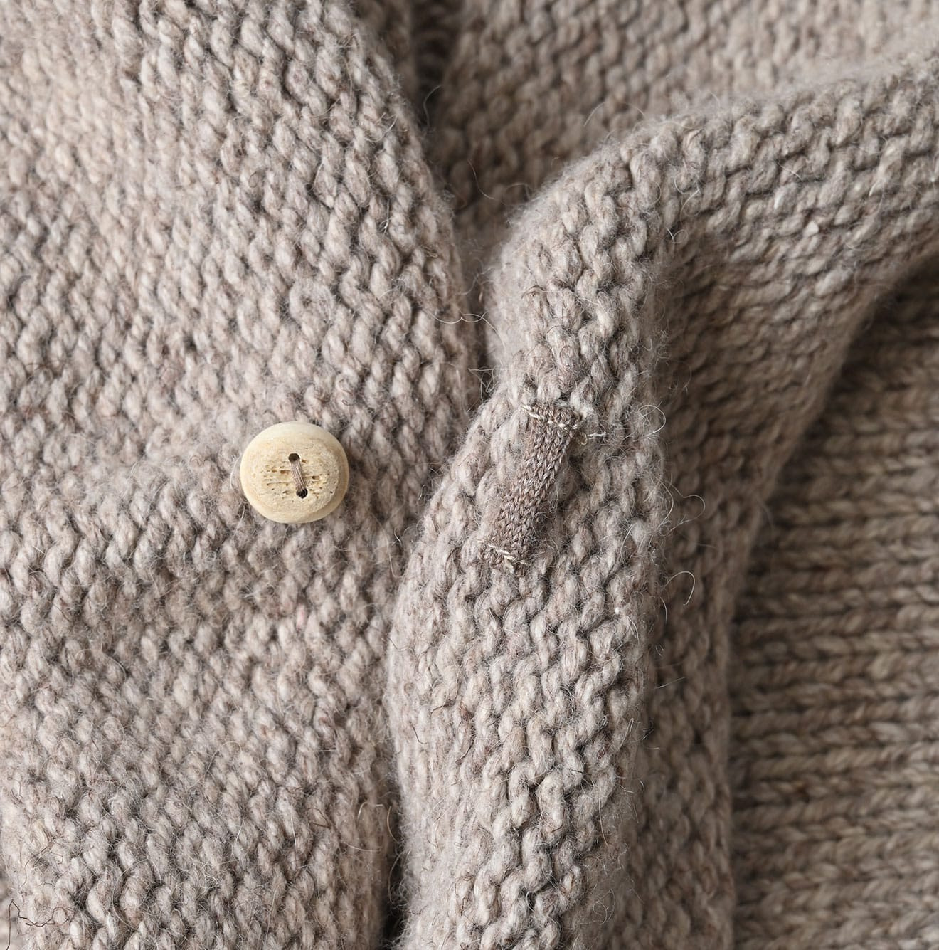 Cashmere Linen Cache-Coeur Detail
