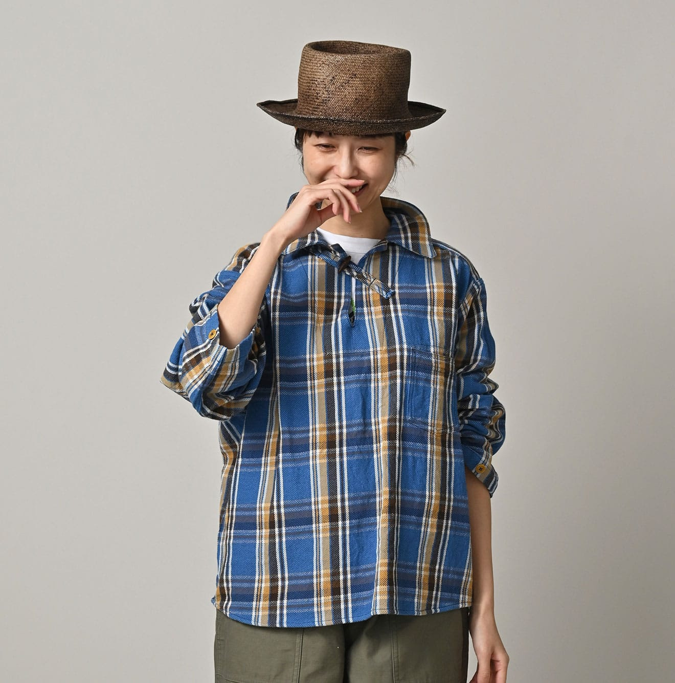 Zakkuri Indian Flannel 908 Duffer Shirt Female Model