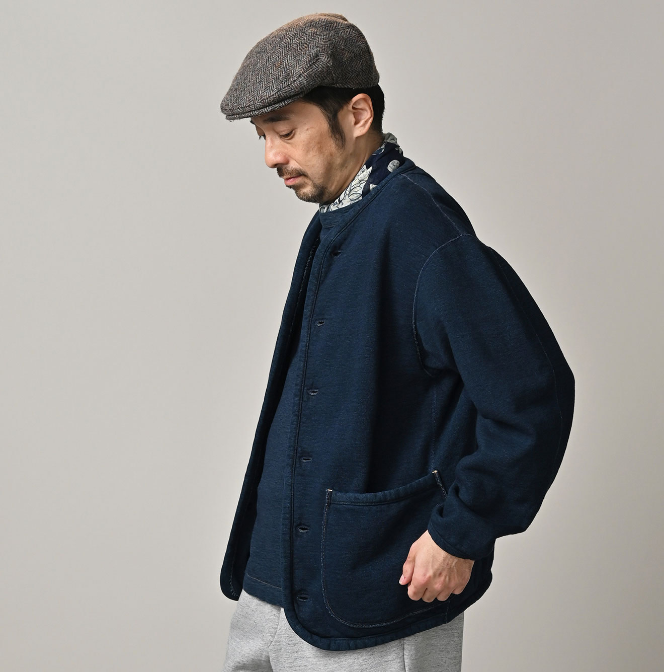 Indigo Heritage Urake 908 Binder Cardigan Male Model