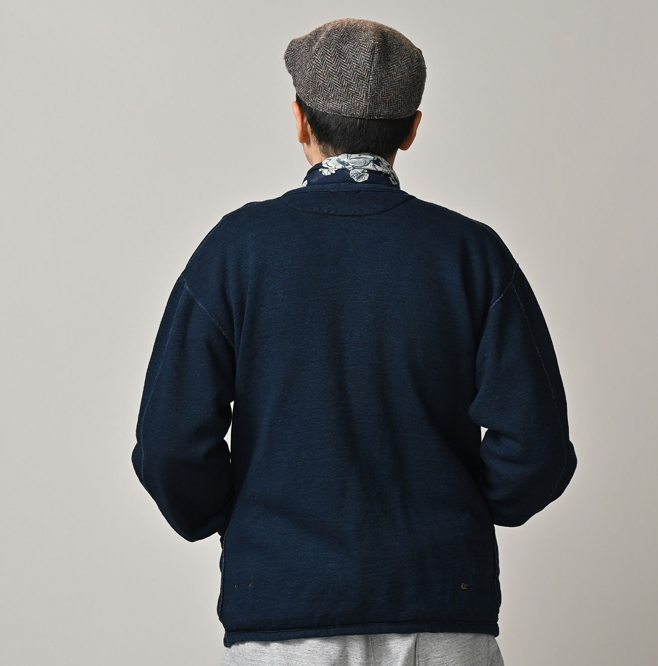 Indigo Heritage Urake 908 Binder Cardigan Male Model