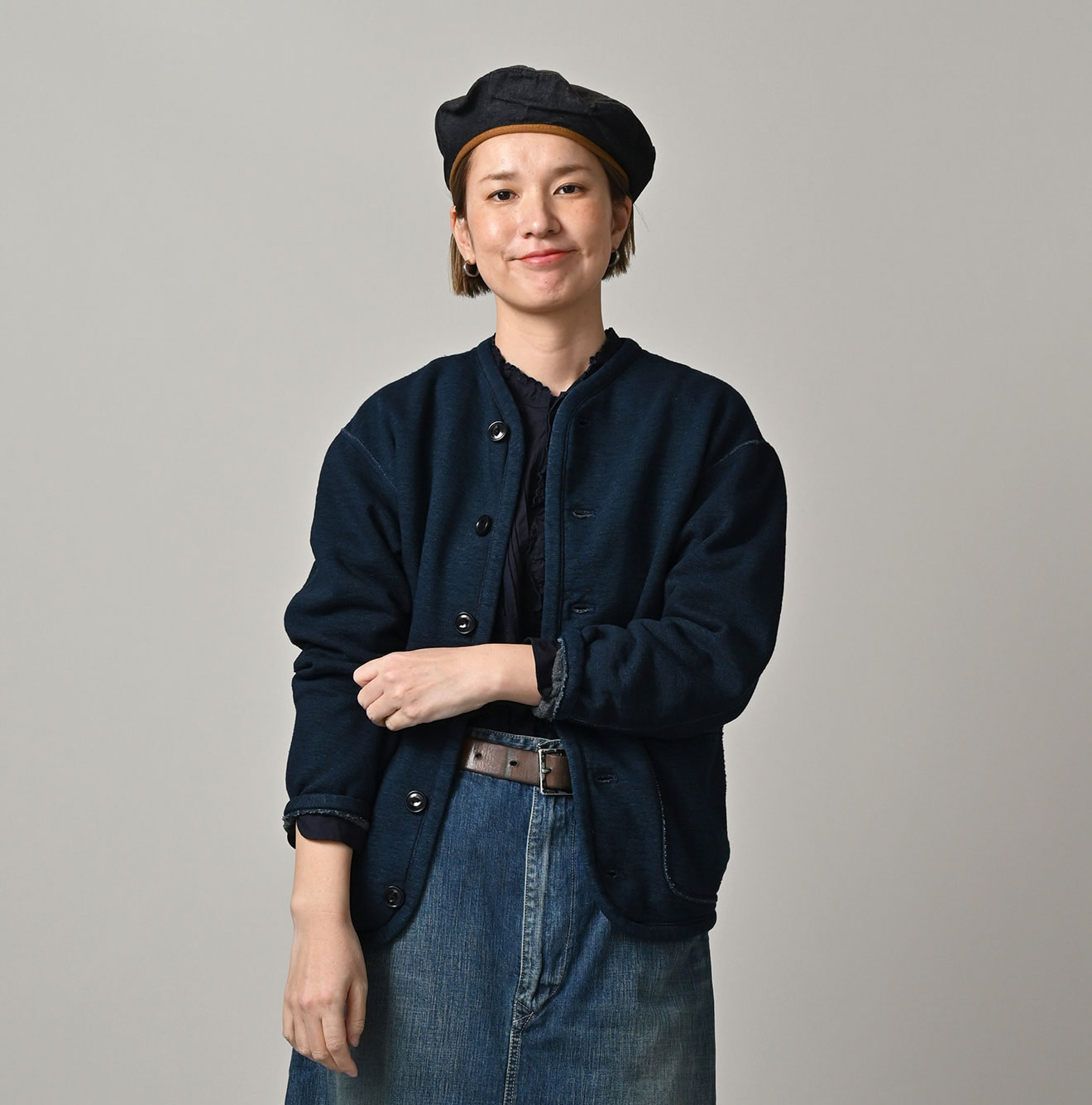 Indigo Heritage Urake 908 Binder Cardigan Female Model