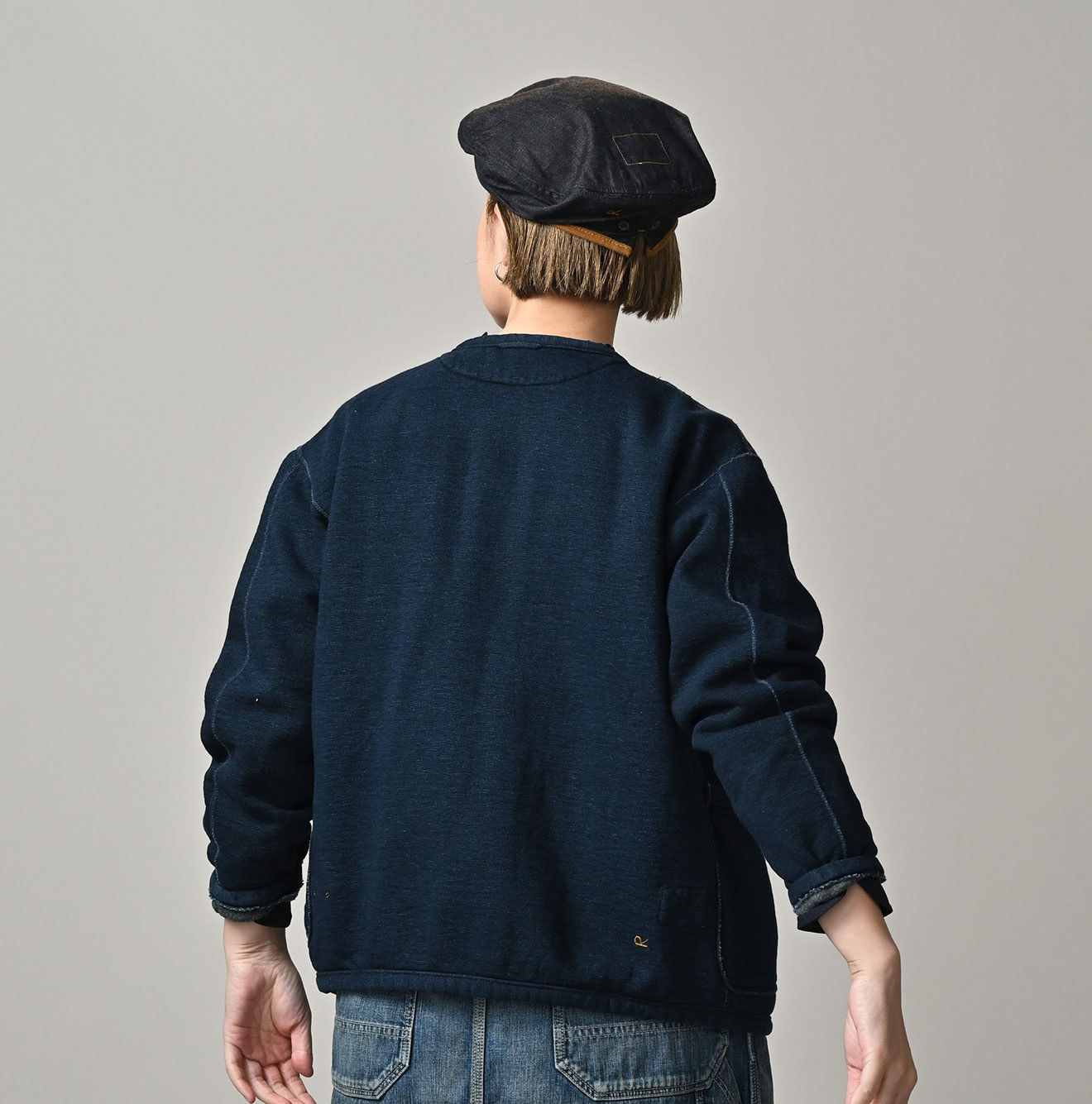 Indigo Heritage Urake 908 Binder Cardigan Female Model