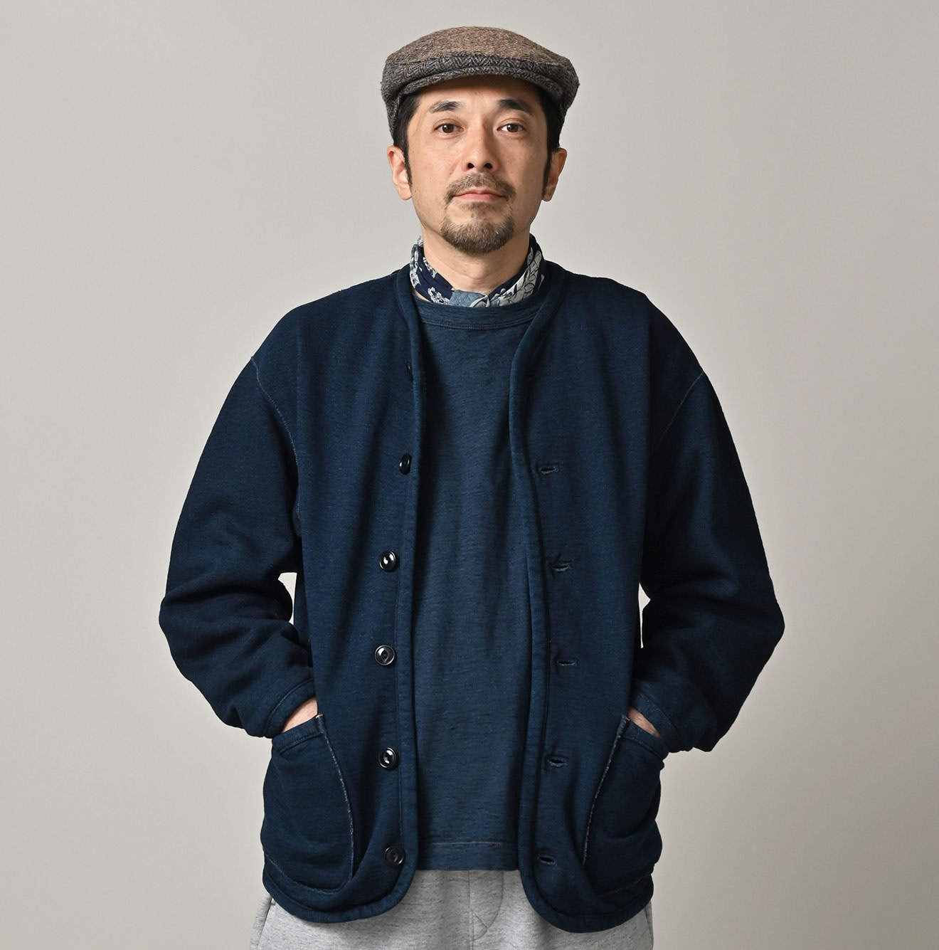 Indigo Heritage Urake 908 Binder Cardigan Male Model