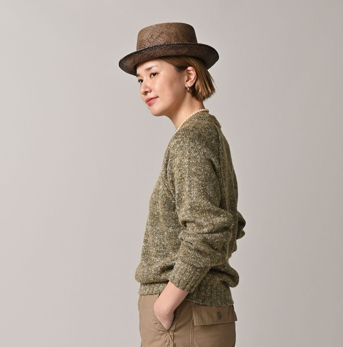 Cashmere Linen Raglan Sleeve Sweatshirt MEN Female Model