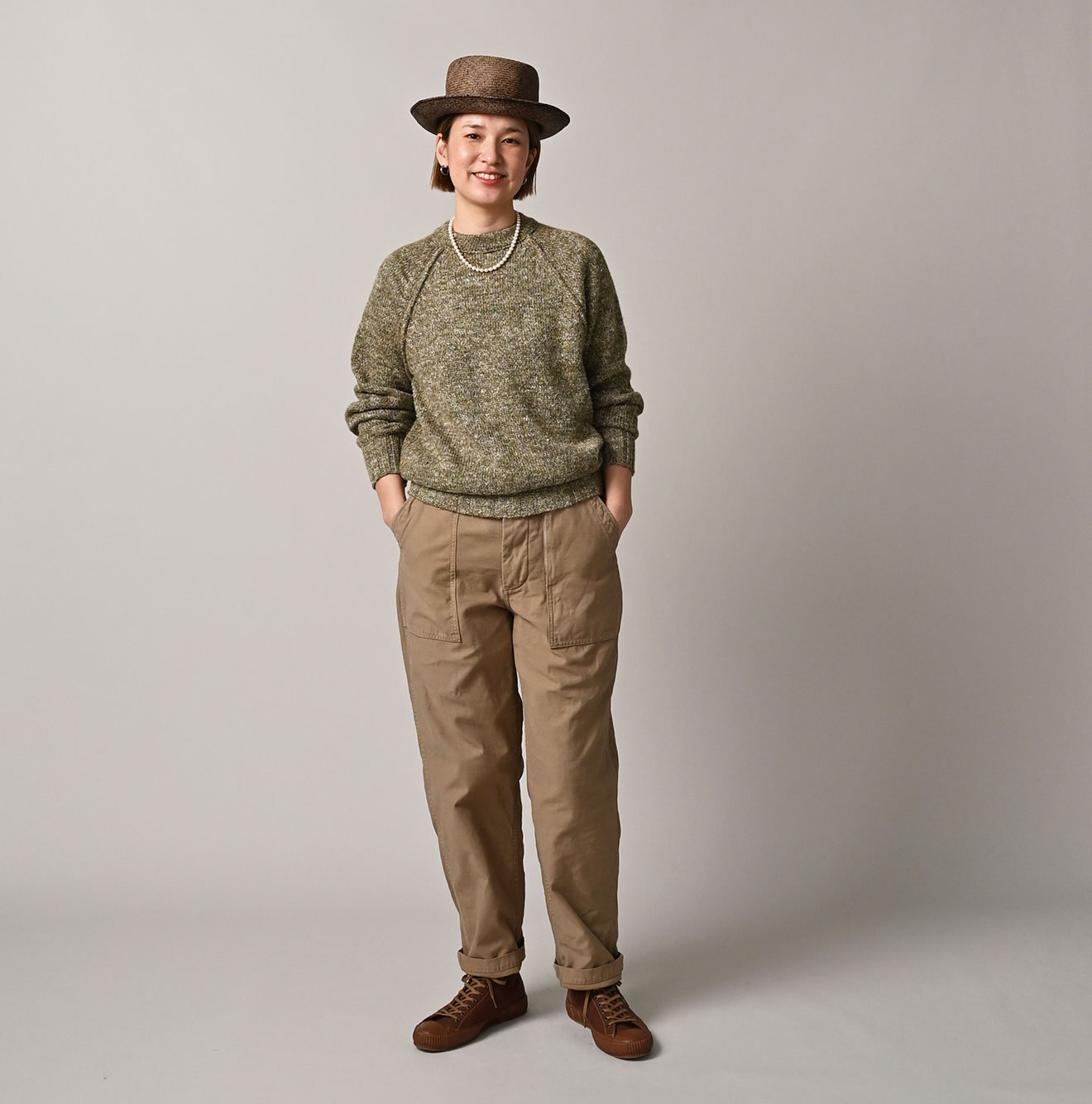 Cashmere Linen Raglan Sleeve Sweatshirt MEN Female Model