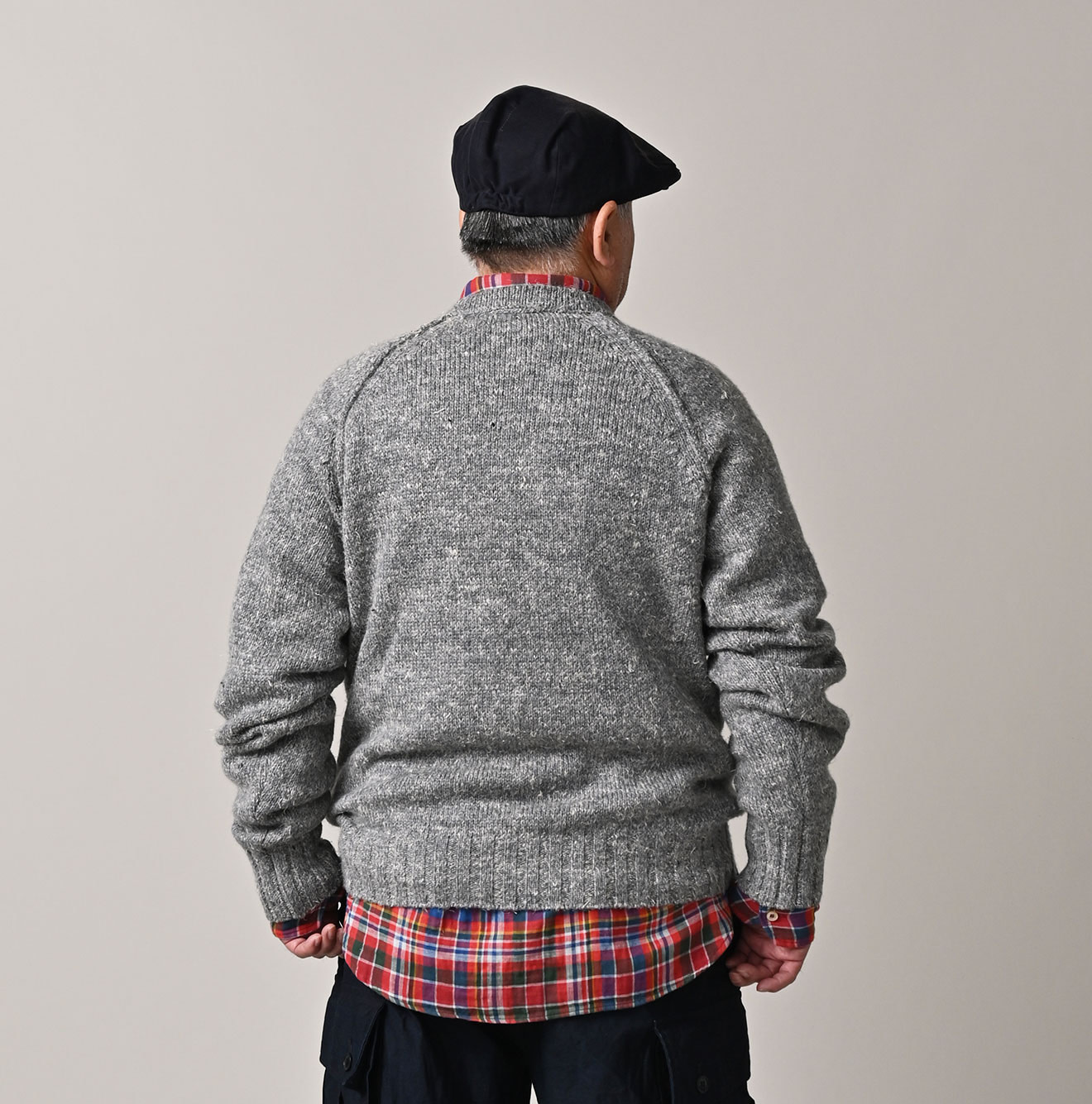 Cashmere Linen Raglan Sleeve Sweatshirt MEN Male Model