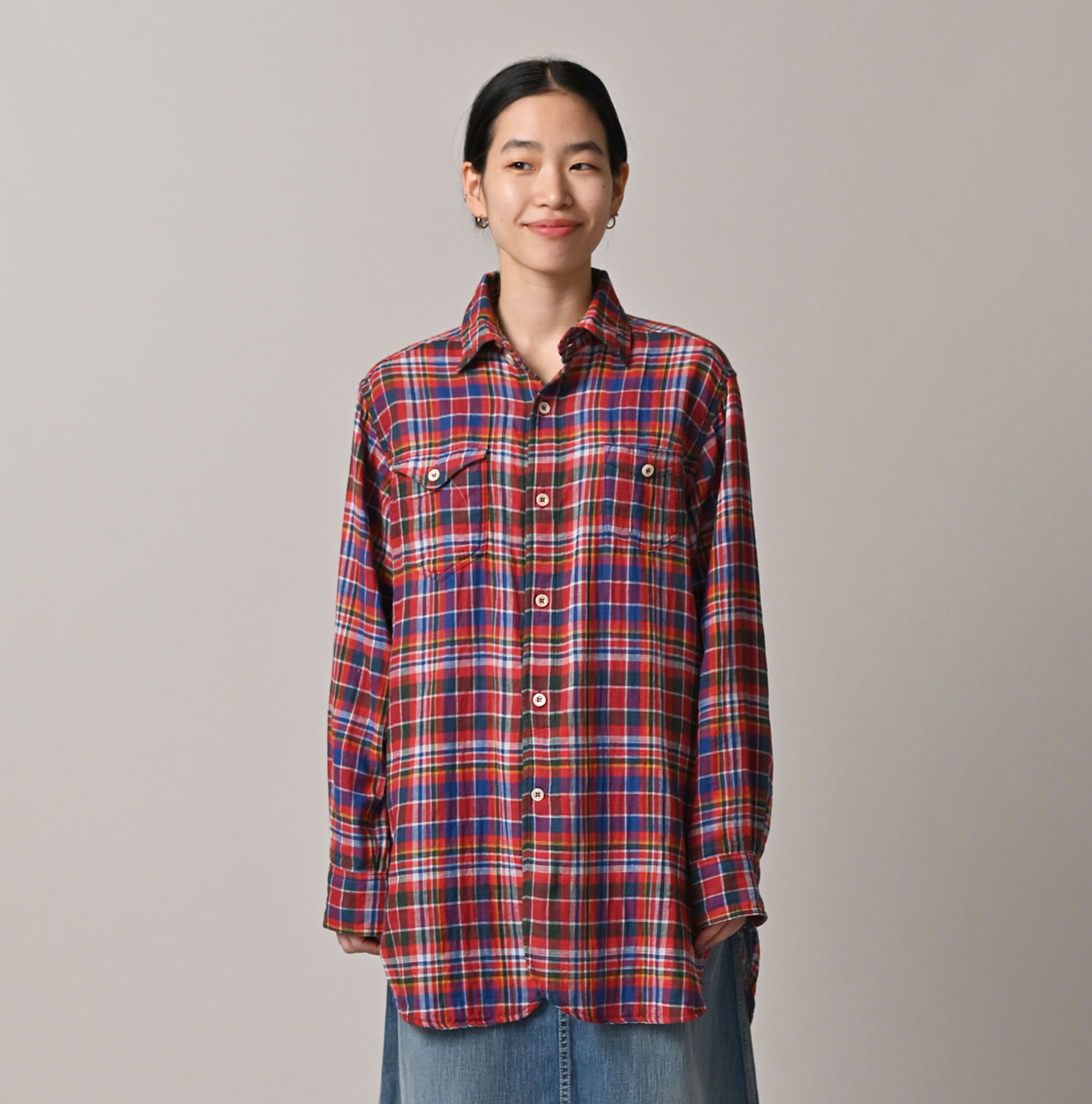 Gauze Double Woven 908 Gatcha-Pocket Shirt Female Model
