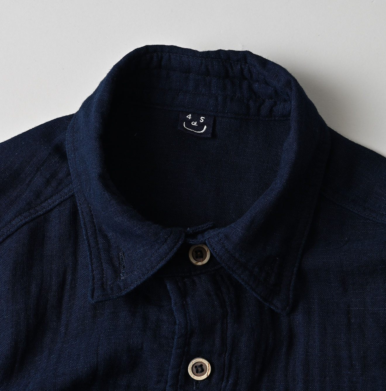 Indigo Gauze Double Woven 908 Gatcha-Pocket Shirt Detail