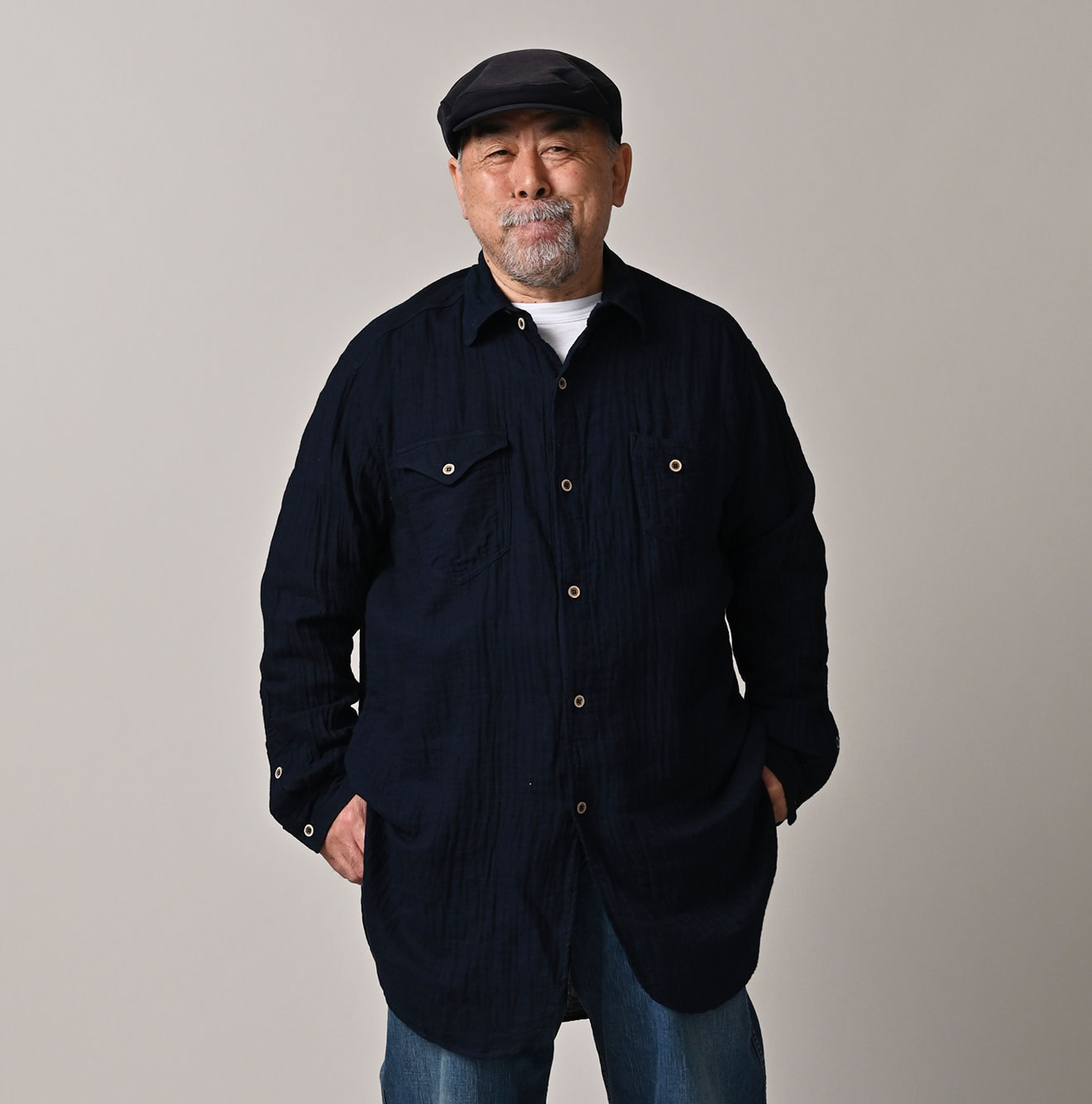 Indigo Gauze Double Woven 908 Gatcha-Pocket Shirt Male Model