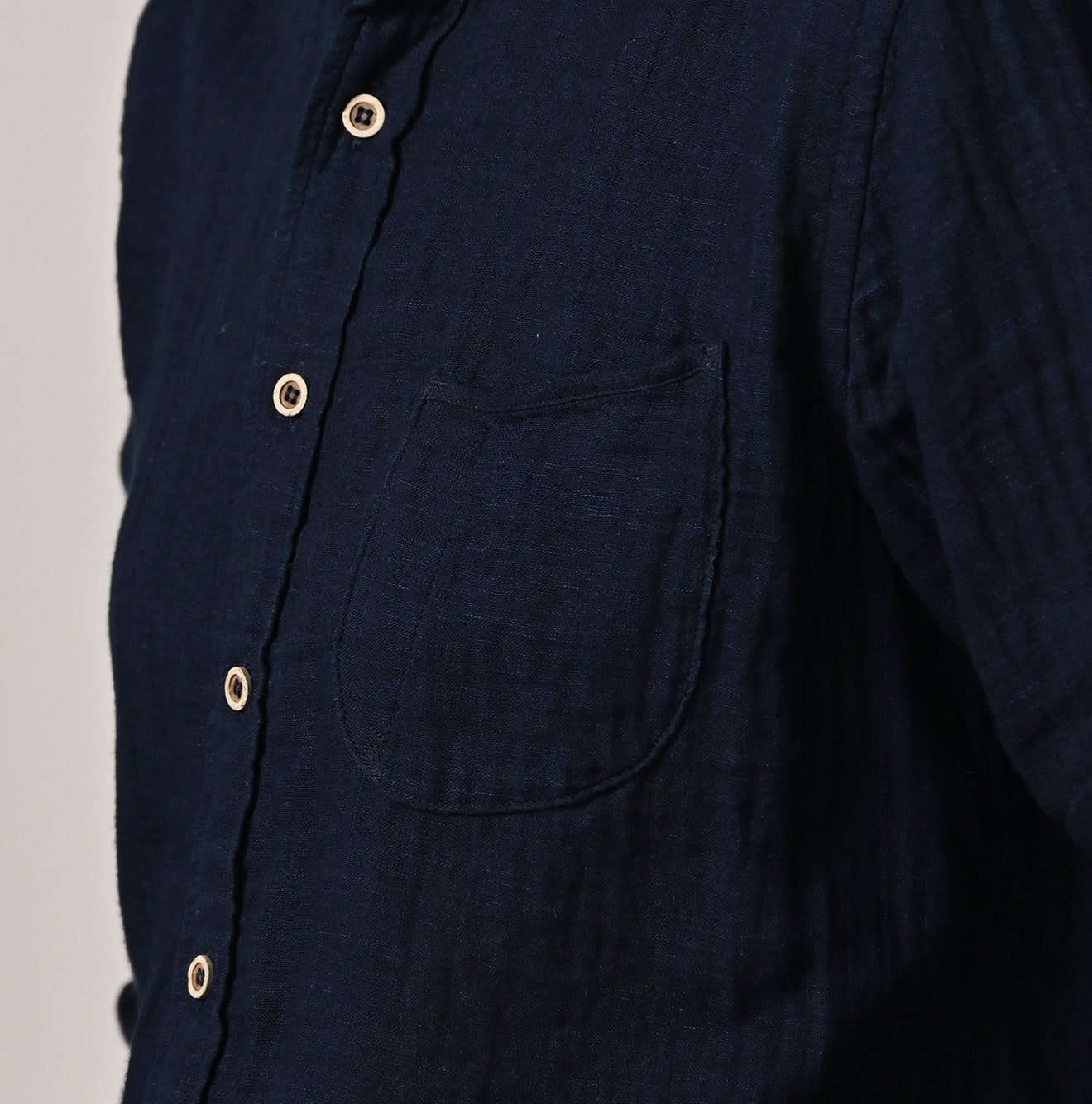 Indigo Gauze Double Woven 908 Loafer Button Down Shirt Detail