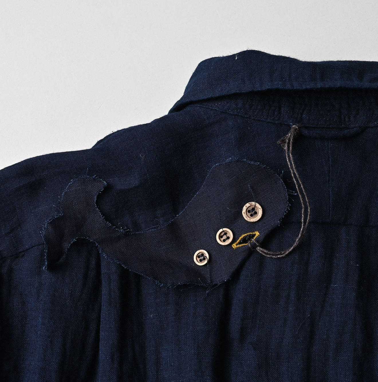 Indigo Gauze Double Woven 908 Loafer Button Down Shirt Detail