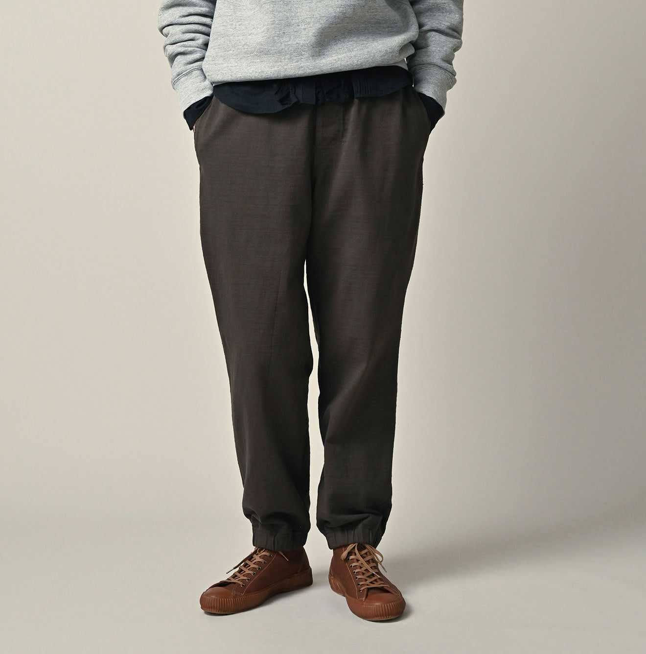 Dekoboko Tenjiku 908 Pants Female Model