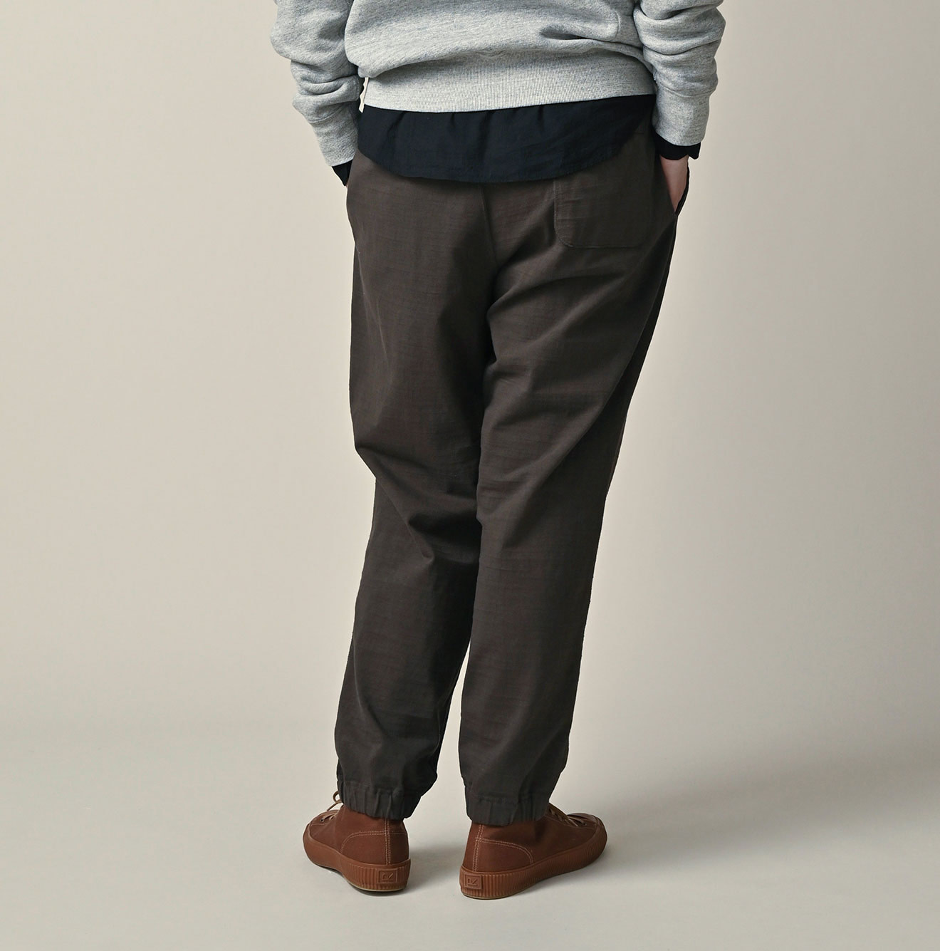 Dekoboko Tenjiku 908 Pants Female Model