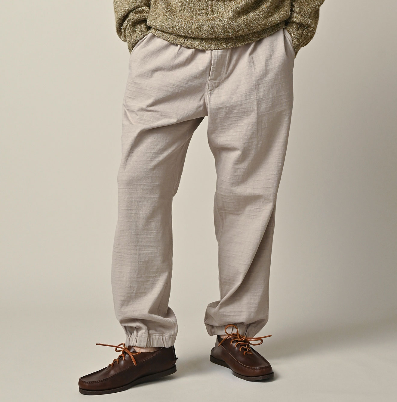 Dekoboko Tenjiku 908 Pants Male Model