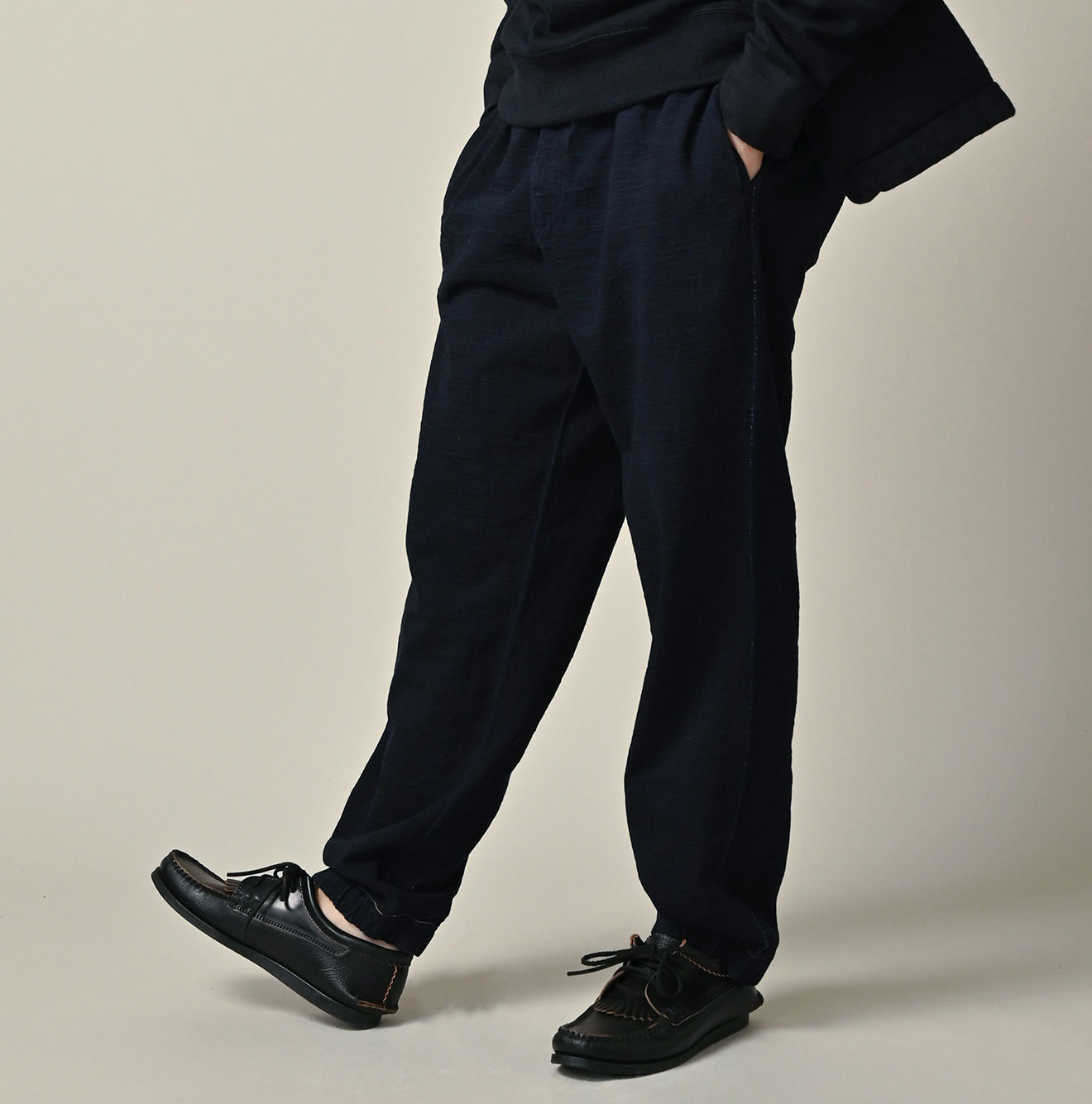 Indigo Dekoboko Tenjiku 908 Pants Male Model