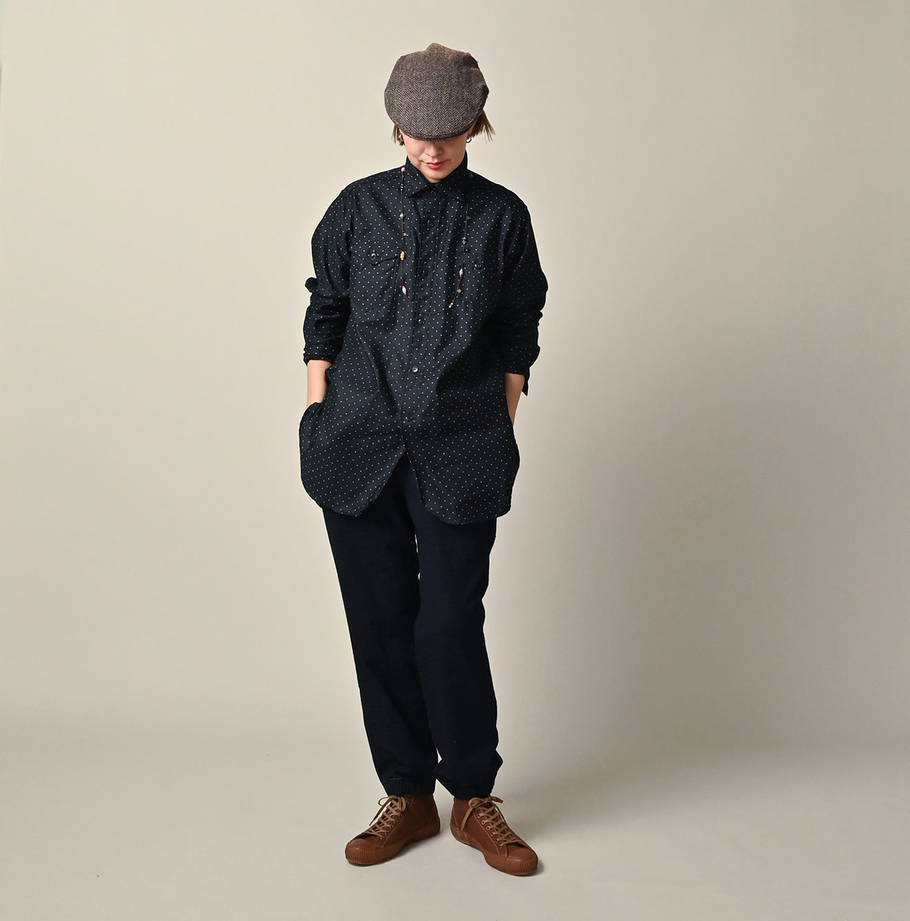 Indigo Dekoboko Tenjiku 908 Pants Female Model