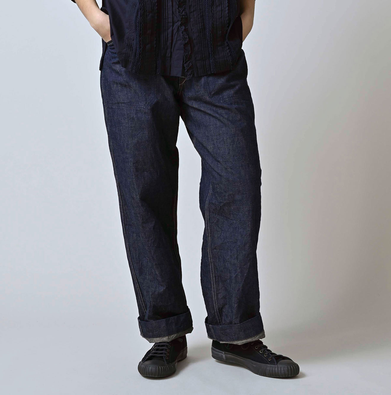 Work Indigo 908 Painter Pants Female Model