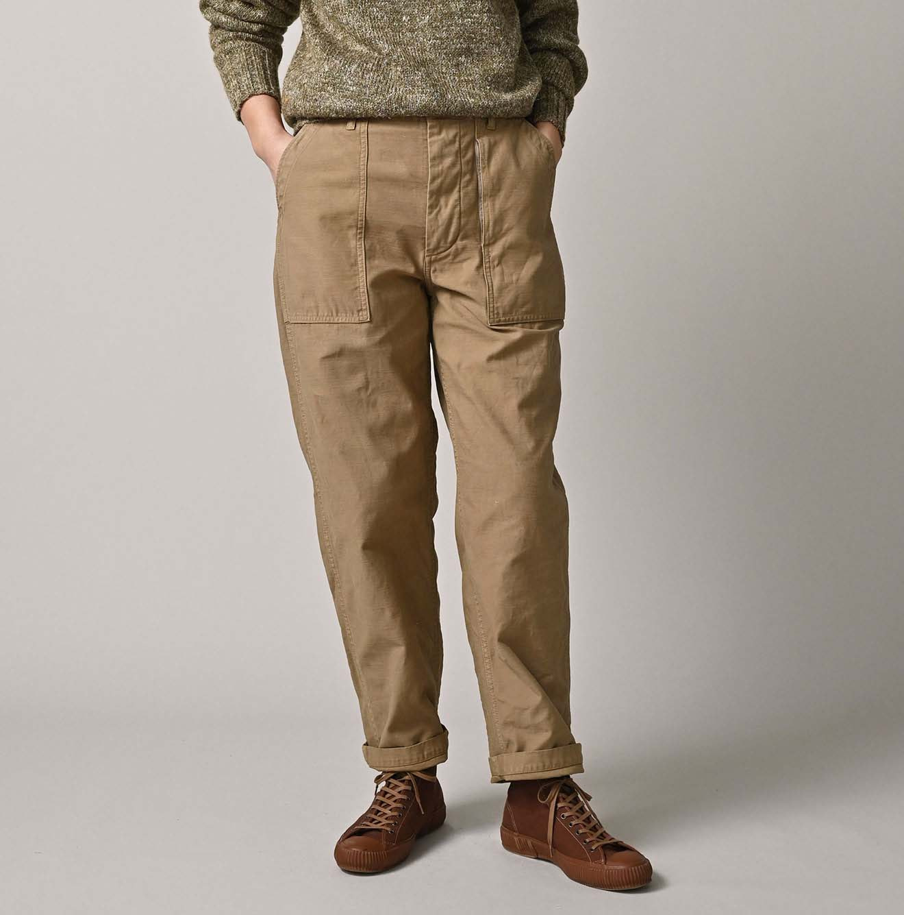 Back Satin 908 Baker Pants Female Model