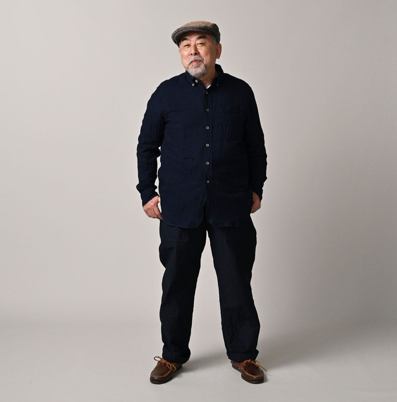 Indigo Back Satin 908 Baker Pants Male Model