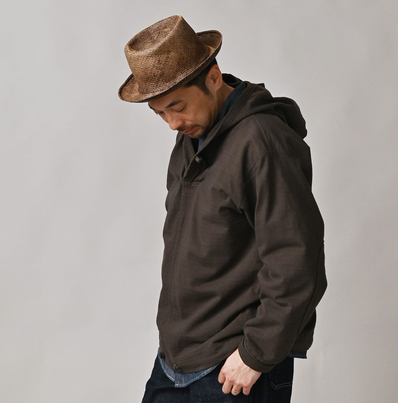 Dekoboko Tenjiku 908 Hoodie Male Model