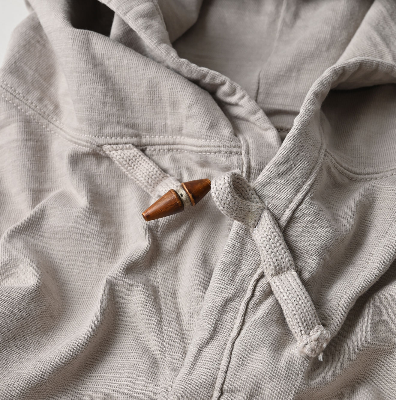 Dekoboko Tenjiku 908 Hoodie Detail