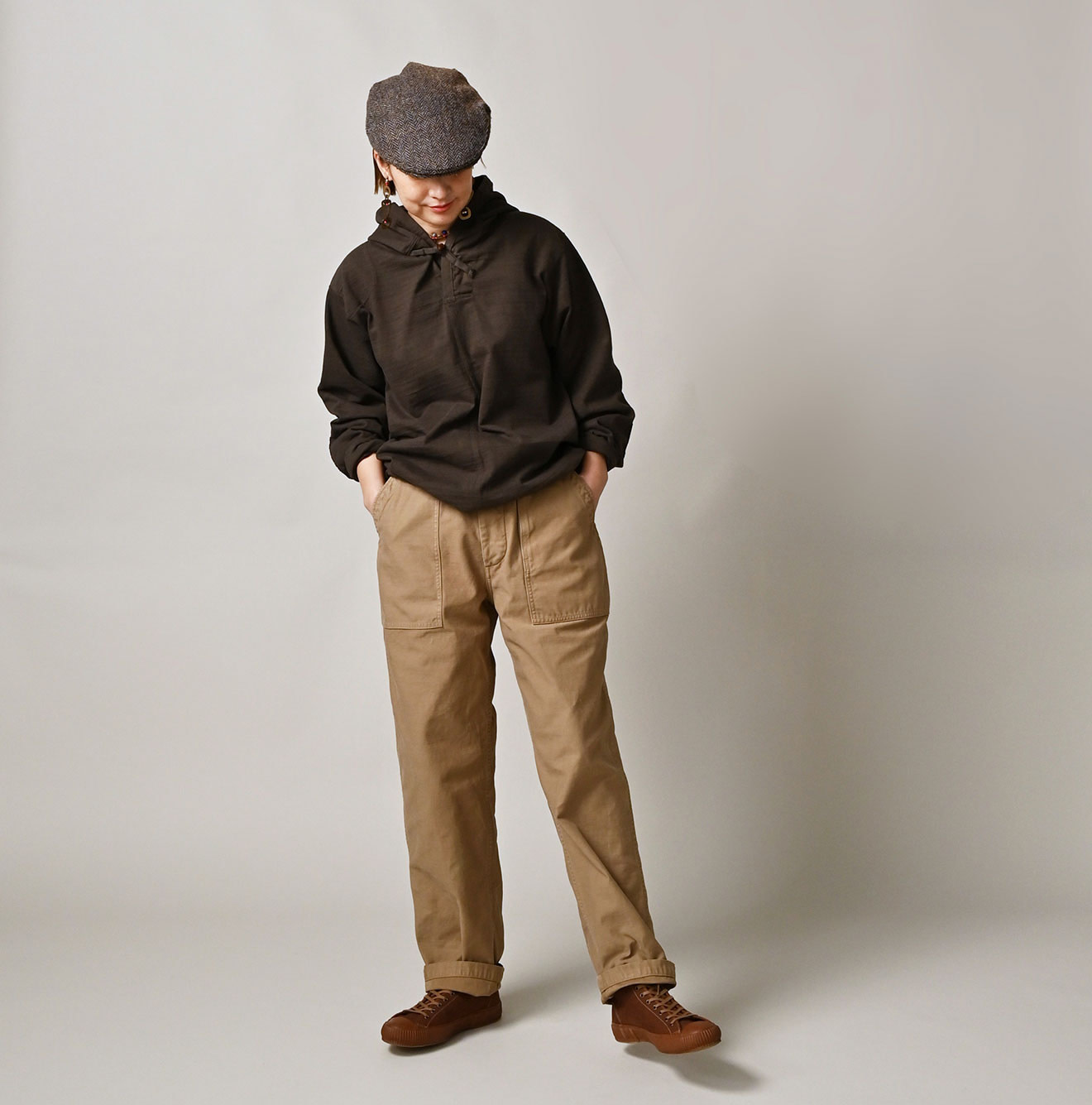 Dekoboko Tenjiku 908 Hoodie Female Model