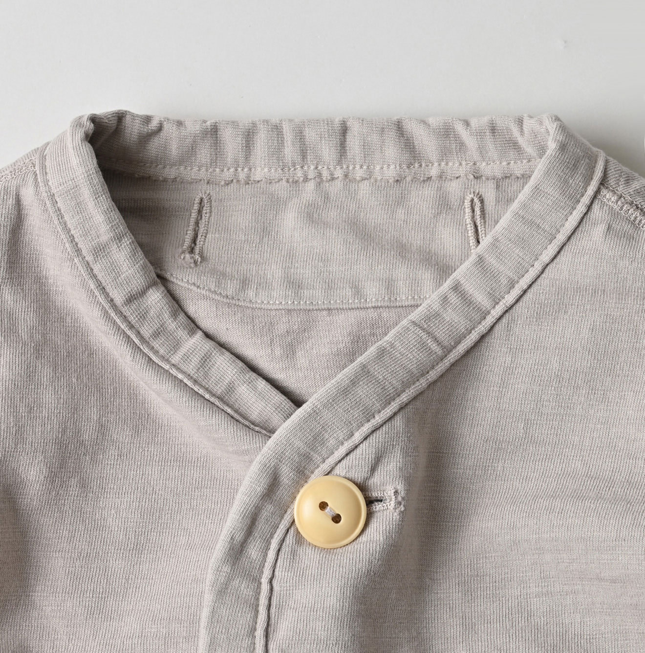 Dekoboko Tenjiku 908 Binder Cardigan Detail