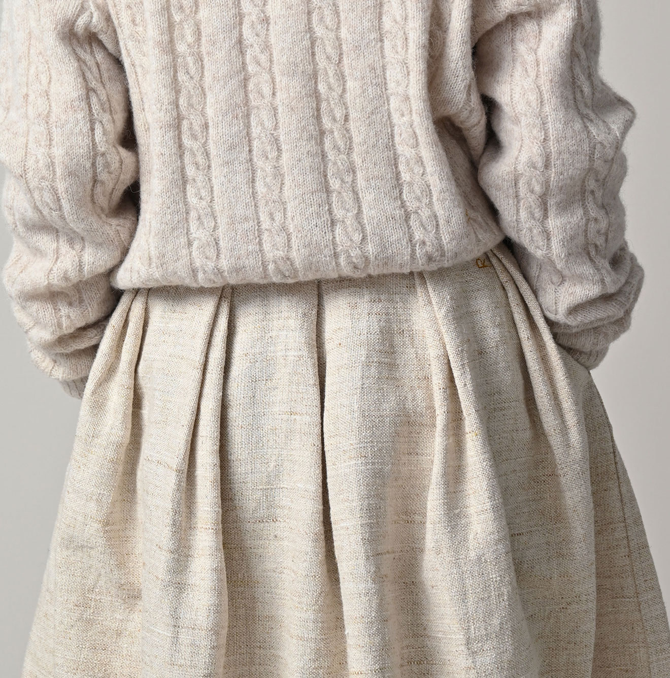 Cotton Linen Tweed Tuck Skirt Detail