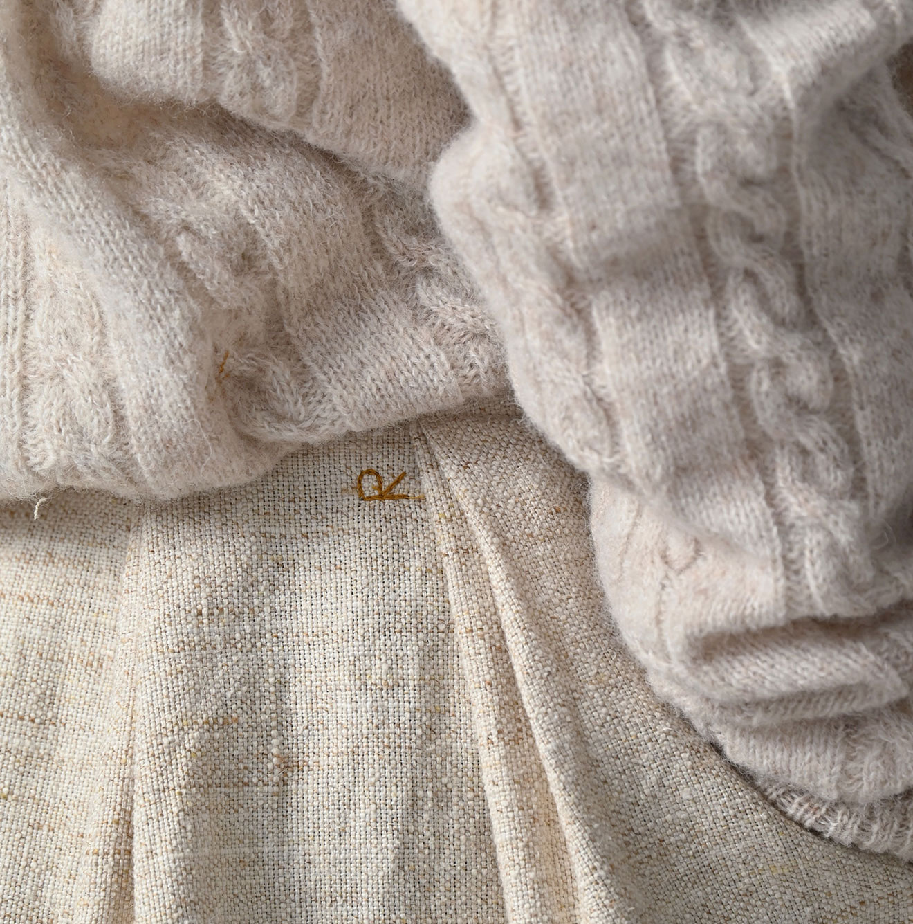 Cotton Linen Tweed Tuck Skirt Detail