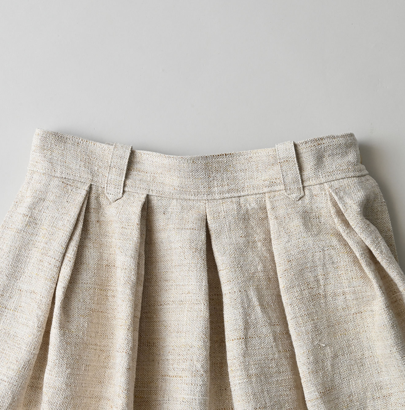 Cotton Linen Tweed Tuck Skirt Detail