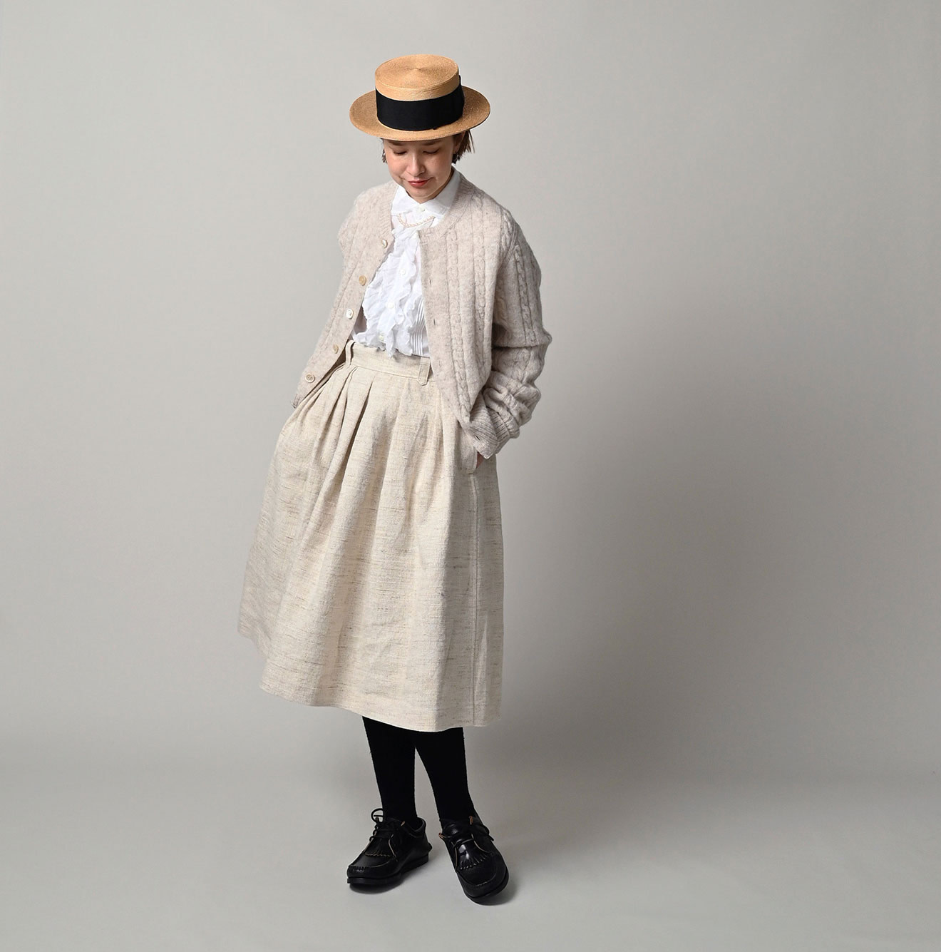 Cotton Linen Tweed Tuck Skirt Female Model