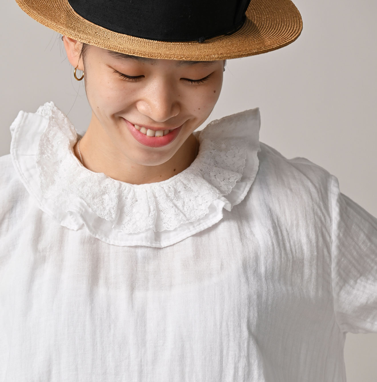 Gauze Double Woven Frill Collar Blouse White Detail