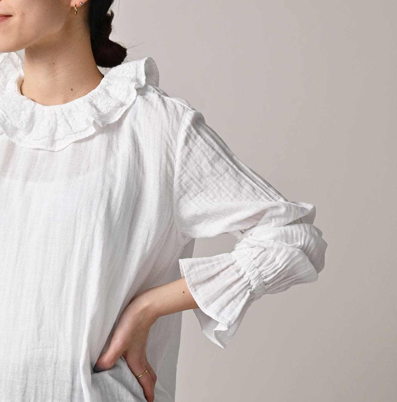 Gauze Double Woven Frill Collar Blouse White Detail