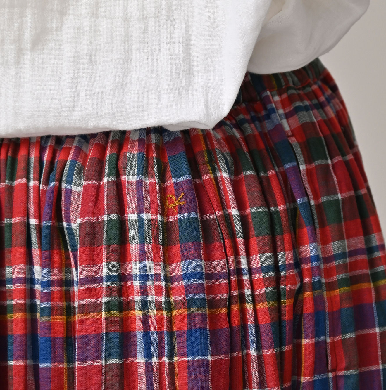 Gauze Double Woven Tuck Skirt Detail