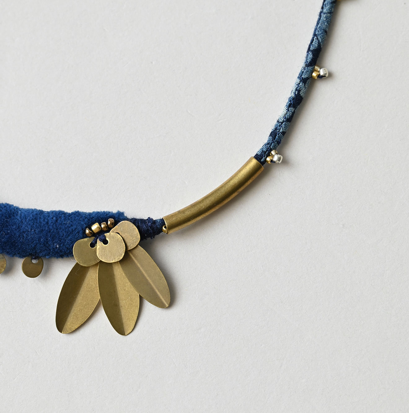 Ai Velvet Choker Detail